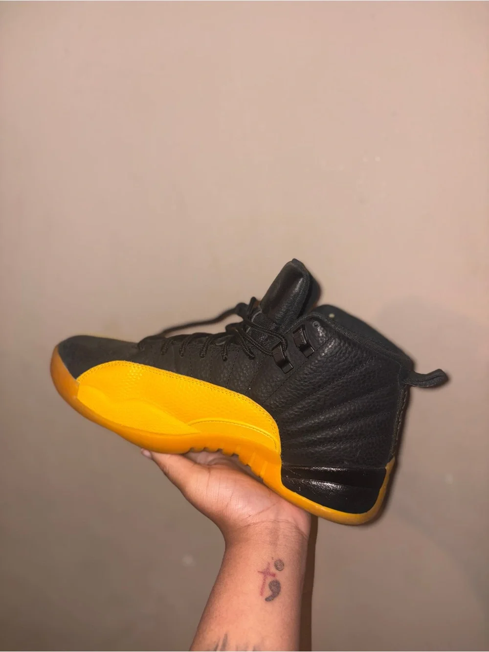 Jordan 12 Retro (Black University Gold)